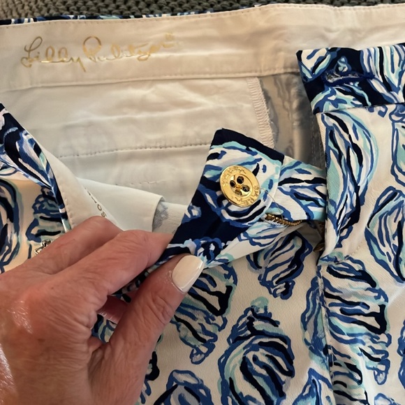 2 pair Lilly Pulitzer scalloped shorts - Picture 7 of 8